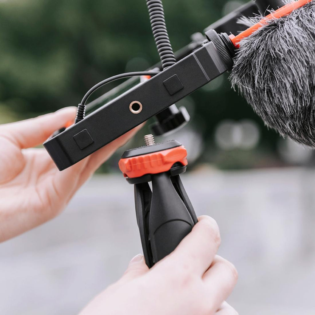 NNEIDS Vlogging Video Rig With Led Light Mic & Tripod - Big Mike
